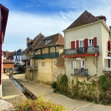Apartmán La Unique - Cosy - 2 - Vue Golf - 10 Mn Des Thermes - Linge Inclus- *